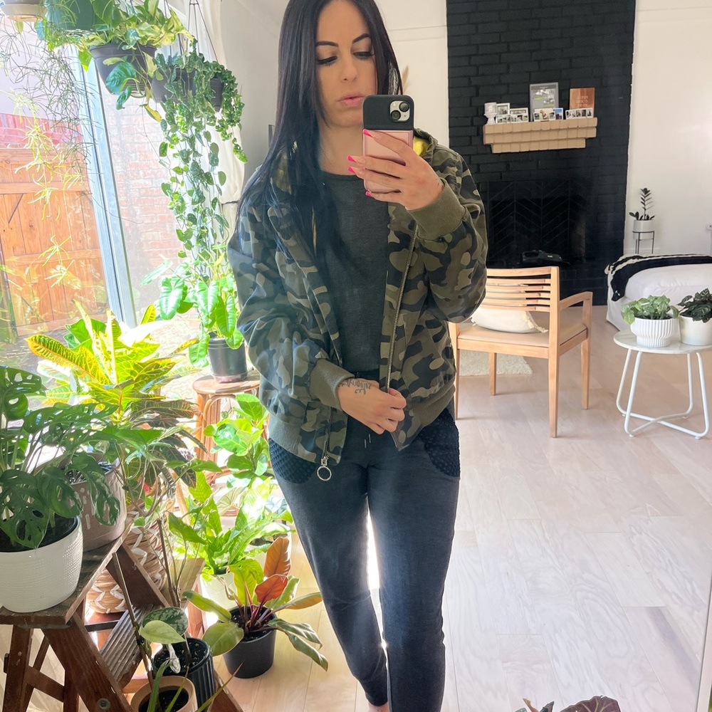 Army Volcom Jacket Size Womens Small - image 3